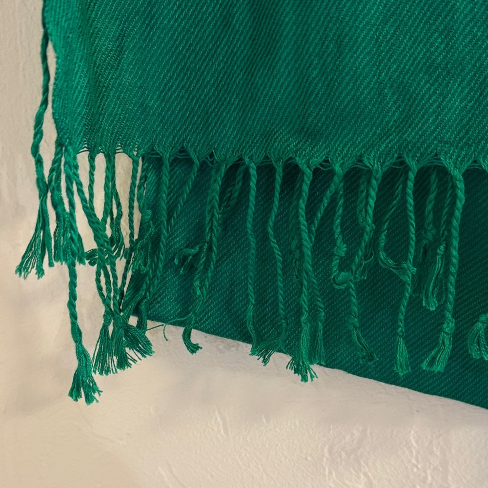 Green Fringed Wrap Shawl Scarf - Picture 2 of 4